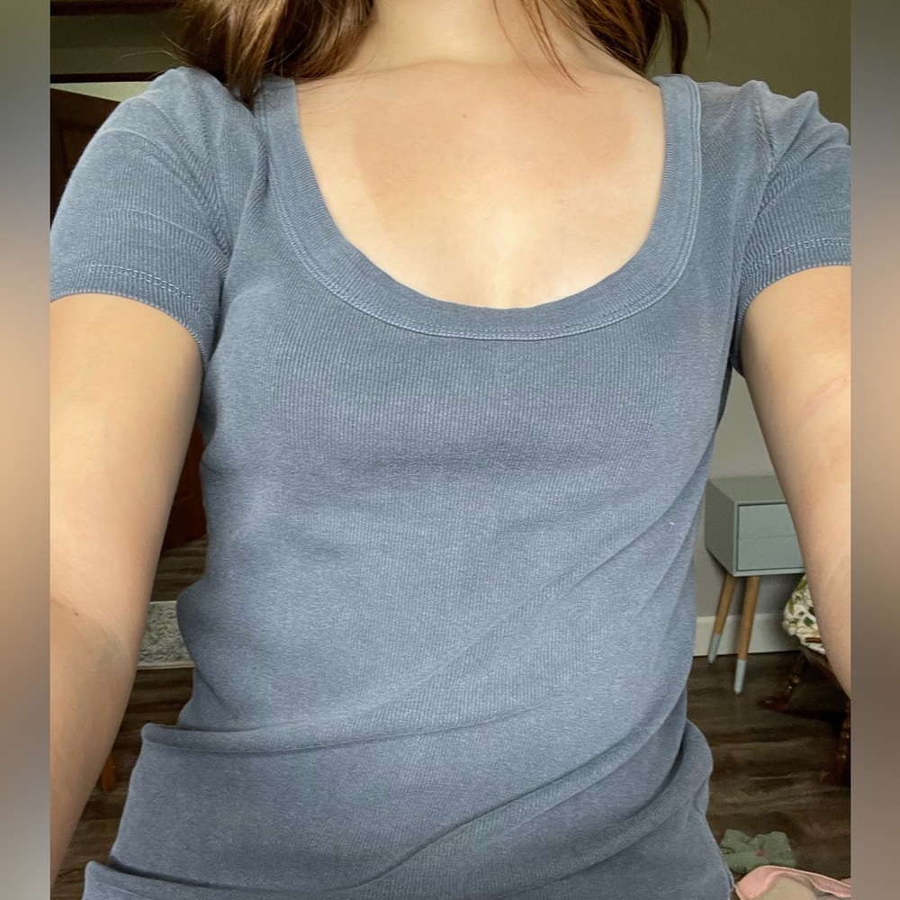Old Navy scoop neck ripped top in navy. Says size S but fits like a M.